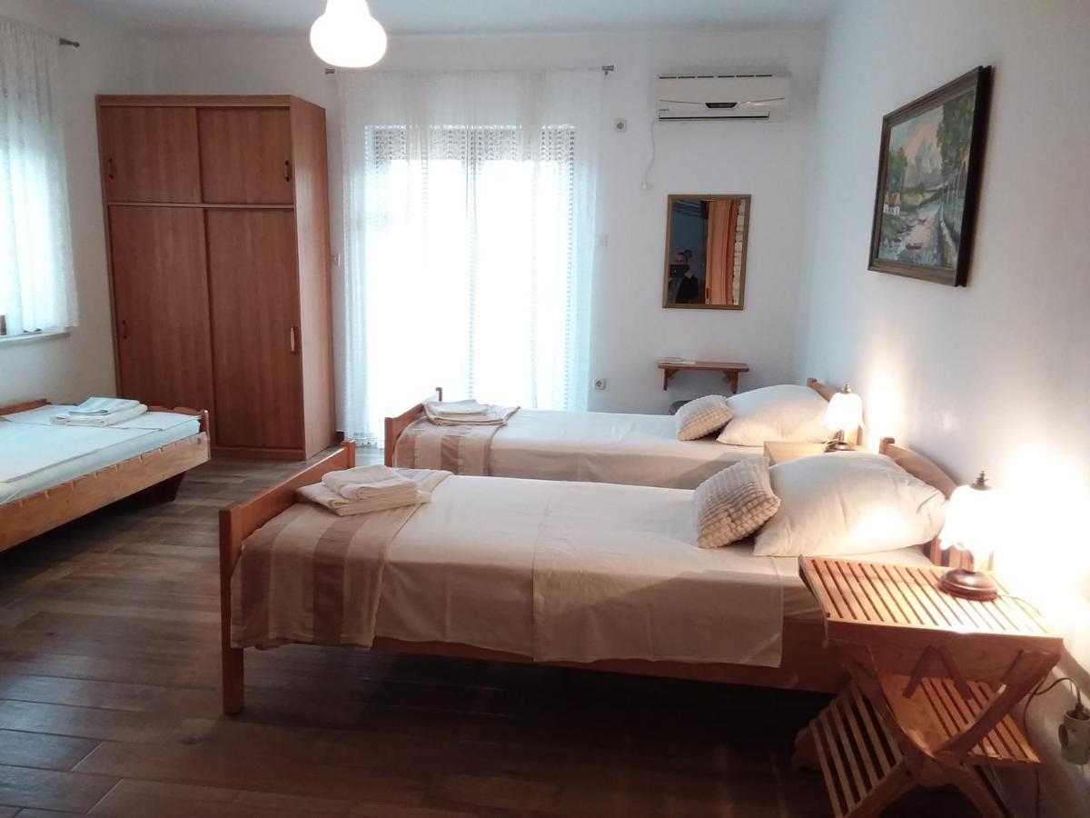 Apartman Tomo พูลา ภายนอก รูปภาพ