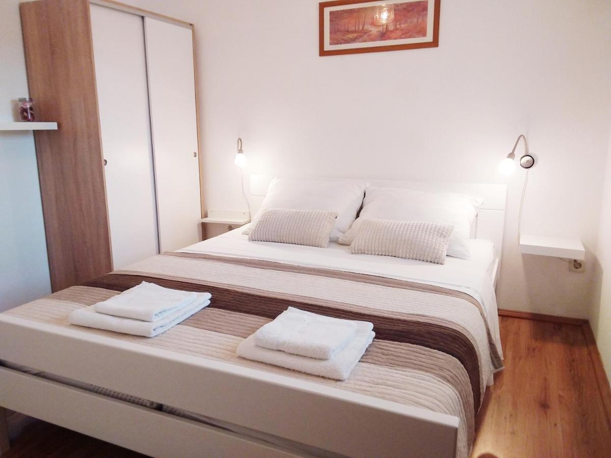 Apartman Tomo พูลา ภายนอก รูปภาพ
